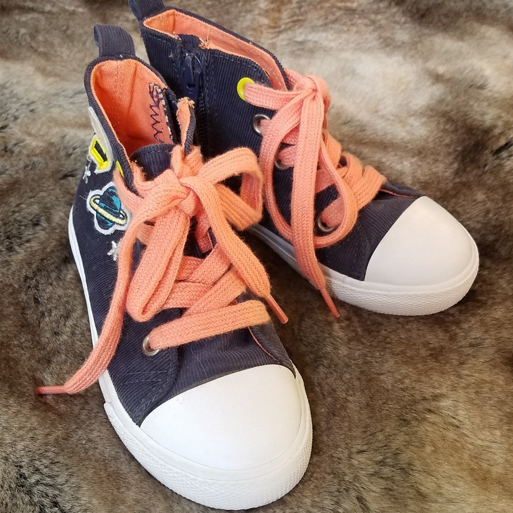 Cat & Jack Hightop Sneaker size 9